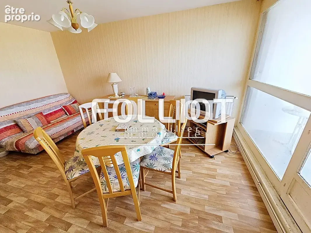 Appartement deux pièces avec balcon à vendre à Luc-sur-Mer - Réf. PB14564 - photo 1