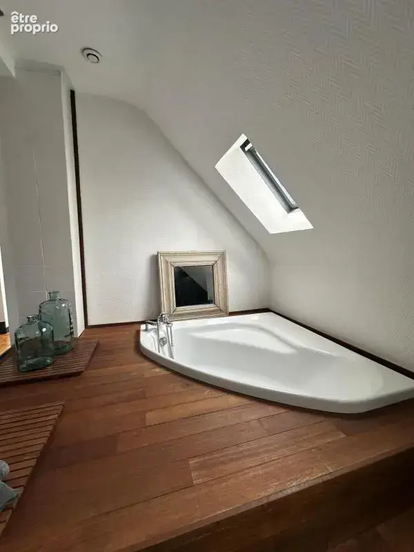 Loft d'exception – 145 m² au sol – Volumes spectaculaires – Charme industriel - photo 8