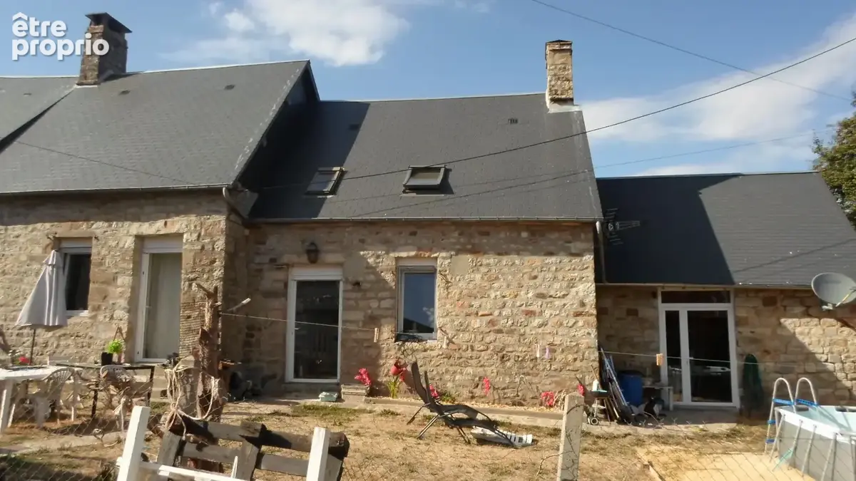 Maison à SAINT-GEORGES-DE-ROUELLEY