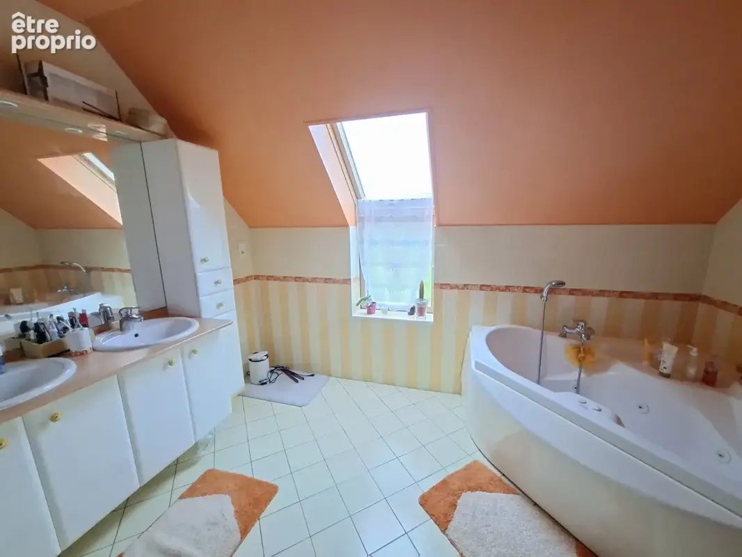 Maison 211 m² à Sainte-Mere-Eglise  - photo 5