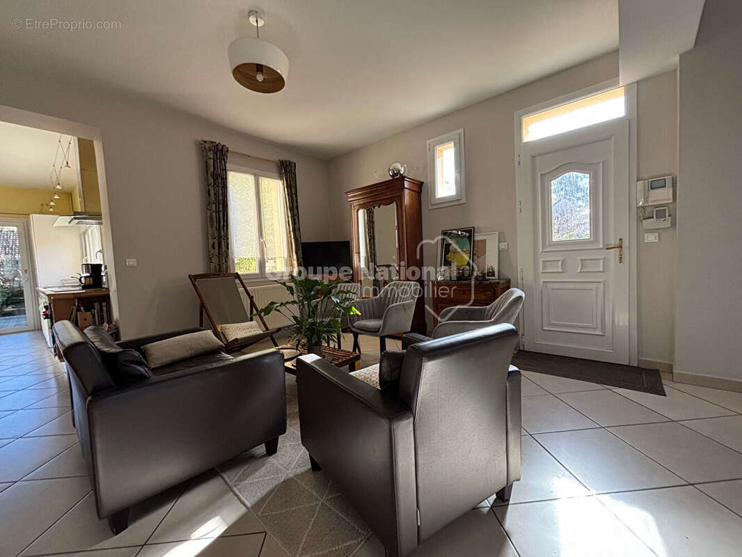 Versailles / Montreuil MAISON 6 pièce(s) 110 m2 avec jardin - photo 5