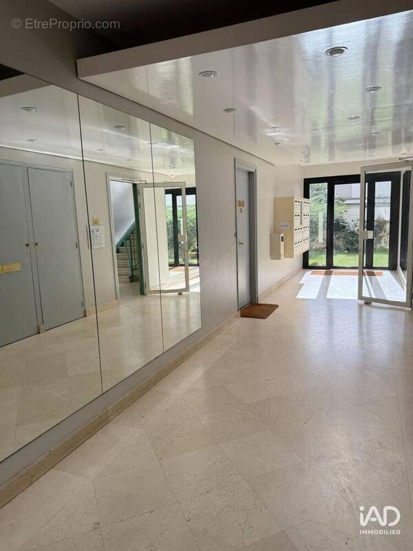 Photo 1 - Appartement à COURBEVOIE