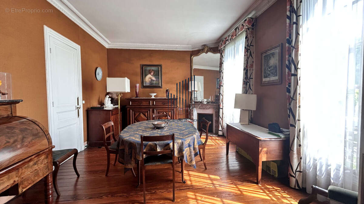 Maison à RUEIL-MALMAISON