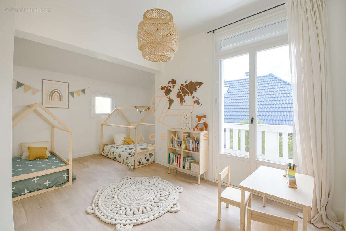 Maison à SAINT-MAUR-DES-FOSSES