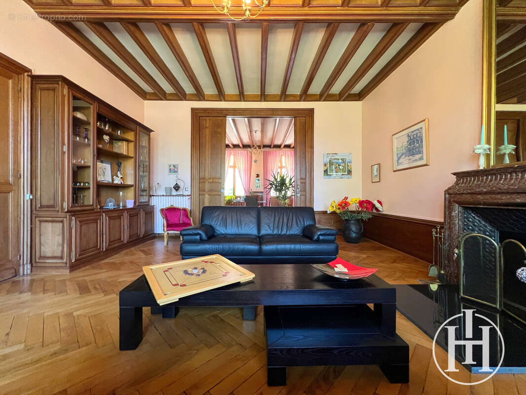 Maison à SAINT-AMAND-MONTROND