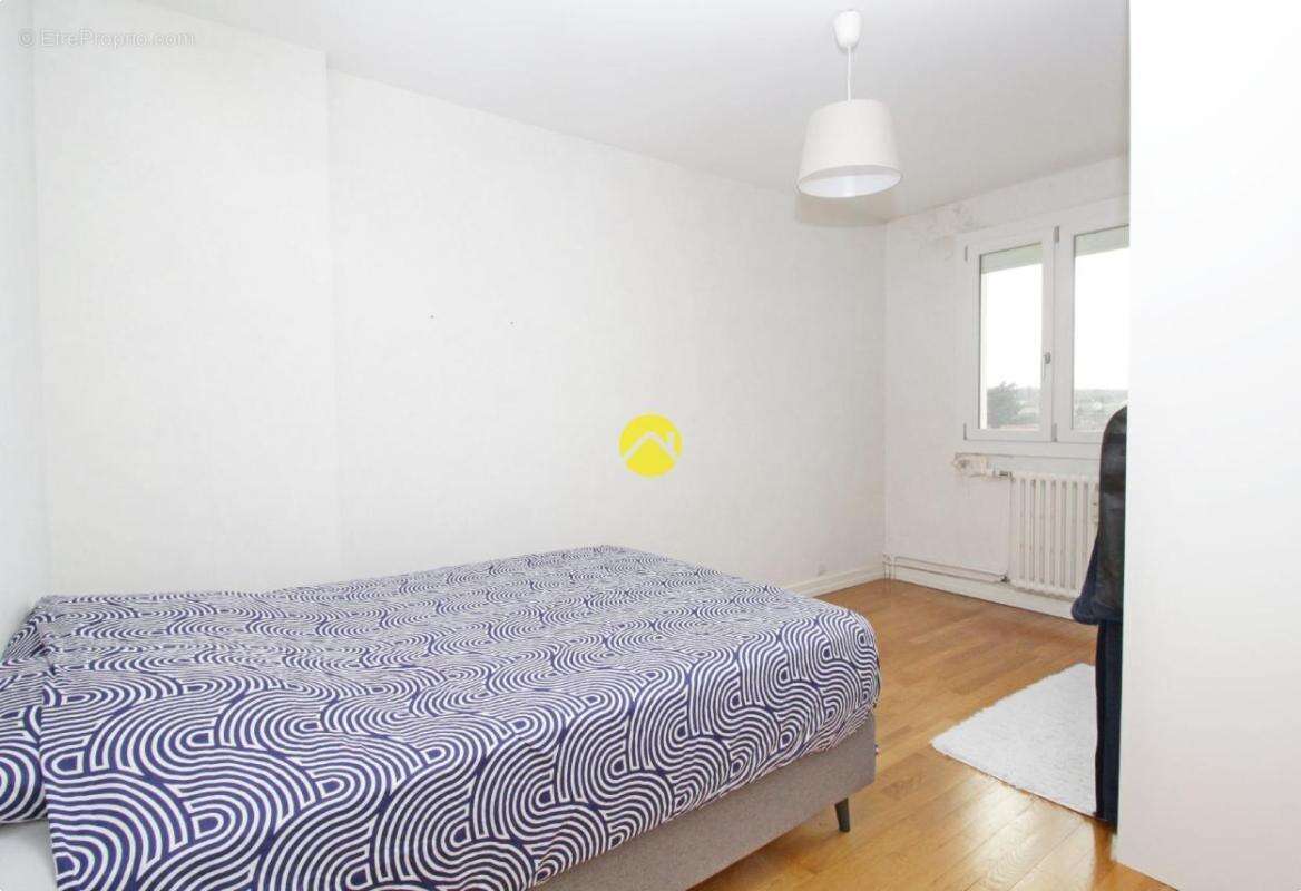 Appartement à NERIS-LES-BAINS