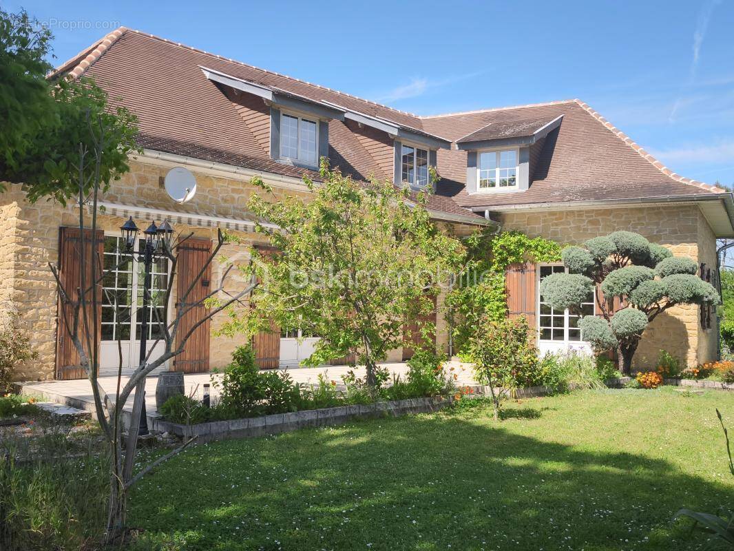 Maison à LAGORCE