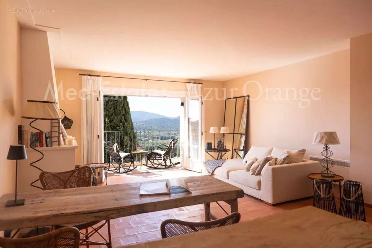 Appartement à GRIMAUD