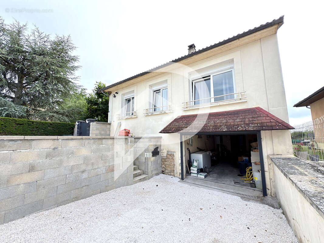 Maison à MANDRES-LA-COTE