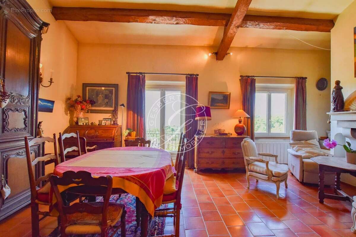 Maison à TOURTOUR