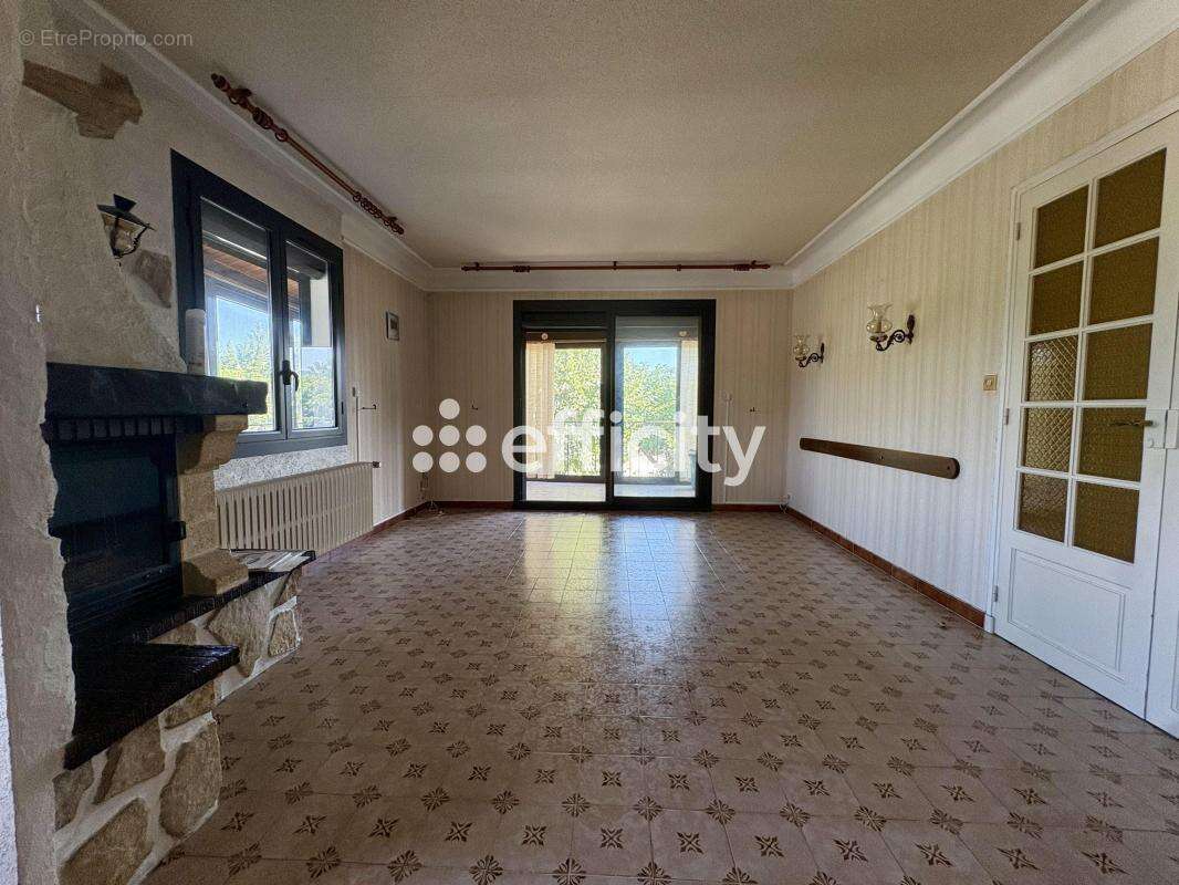 Maison 182 m² à Gignac-La-Nerthe  - photo 7