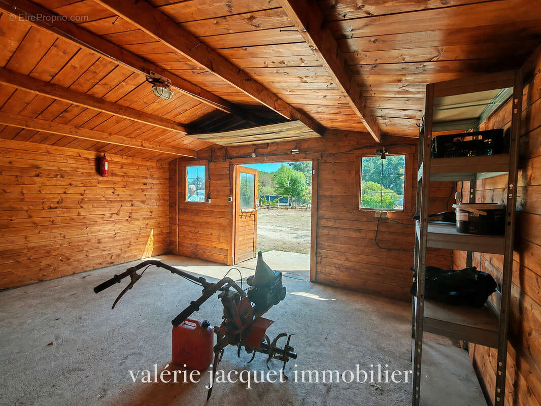 À Moulin-Neuf, maison rénovée en 2025 avec vie de plain-pied et grand terrain constructible - photo 15