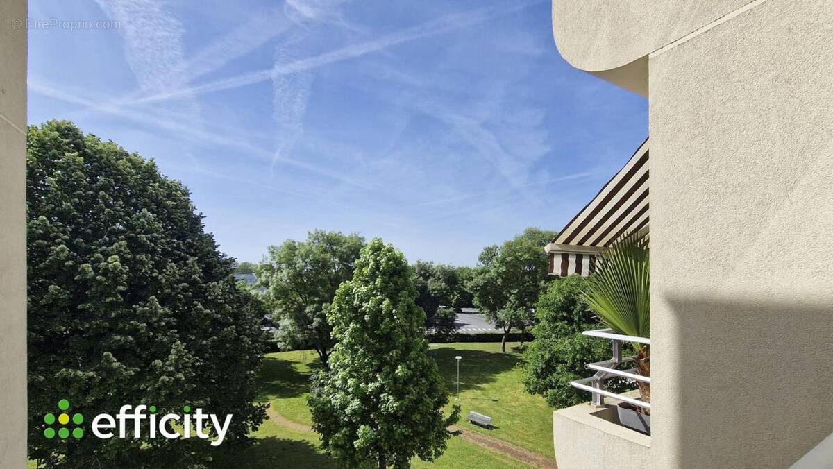 Appartement à LES PONTS-DE-CE