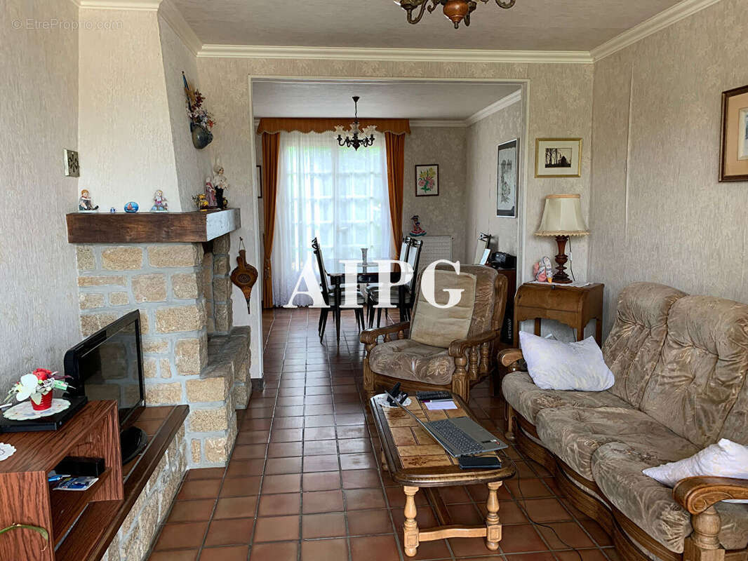 BINIC, maison traditionnelle, à 2 kilomètres de la mer, à vendre - photo 2