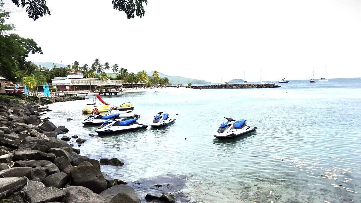 Commerce à LES TROIS-ILETS