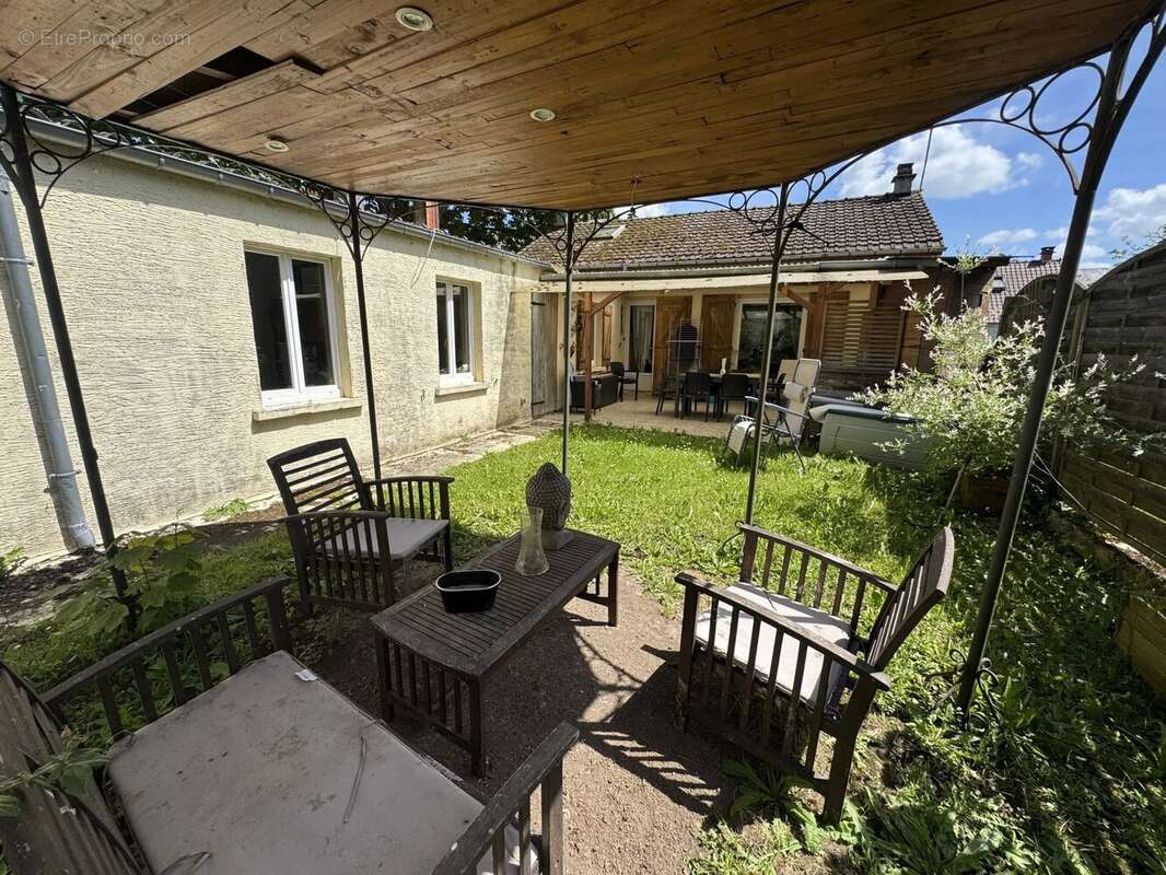 Maison à PISSY