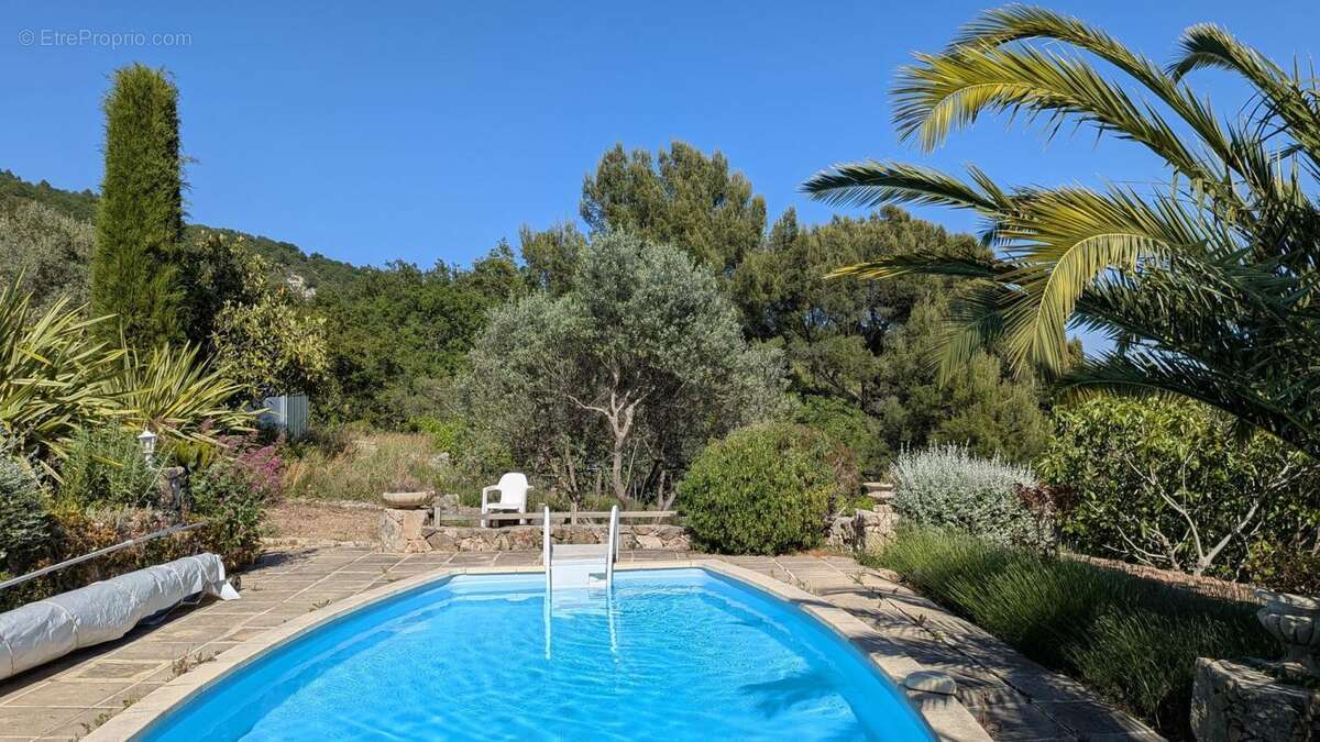 Maison de plain pied - 140m ² - photo 12