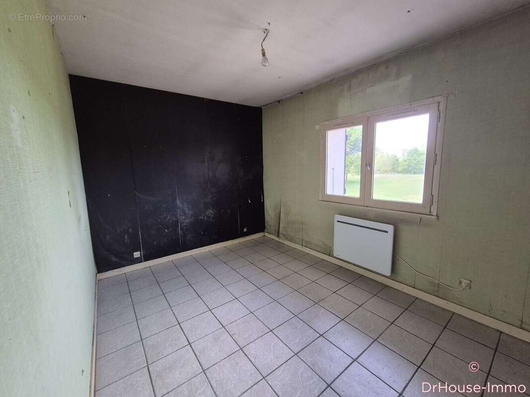 Appartement à VEAUCHE
