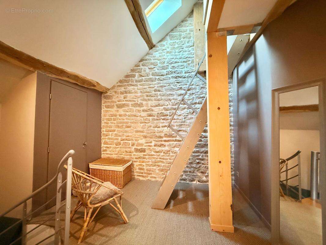 Charmant appartement en triplex de trois chambres – Alliance parfaite entre le cachet de l'ancien et le confort moderne - photo 8