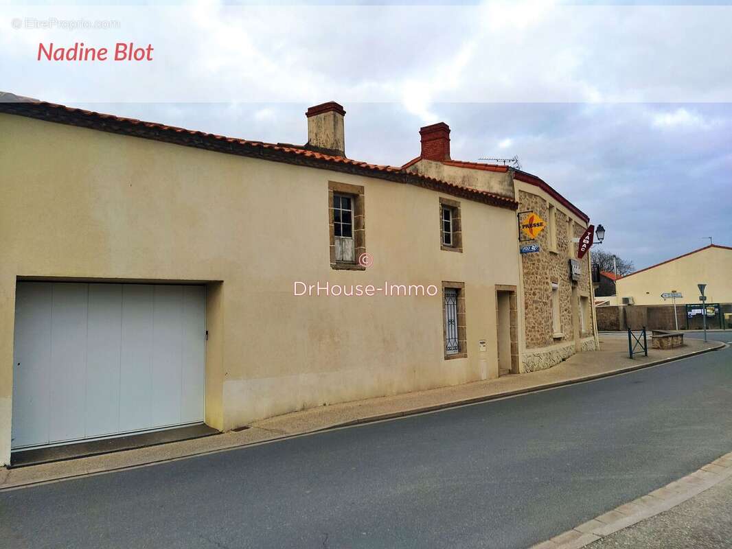 Commerce à SAINT-MARTIN-DES-TILLEULS