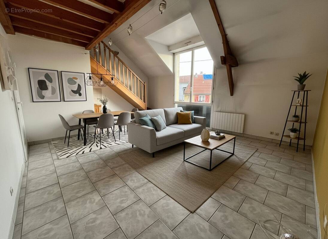 Appartement à LES CLAYES-SOUS-BOIS