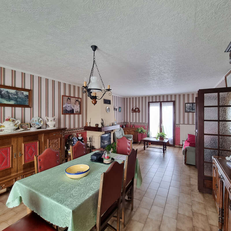 Maison à MONTGIVRAY