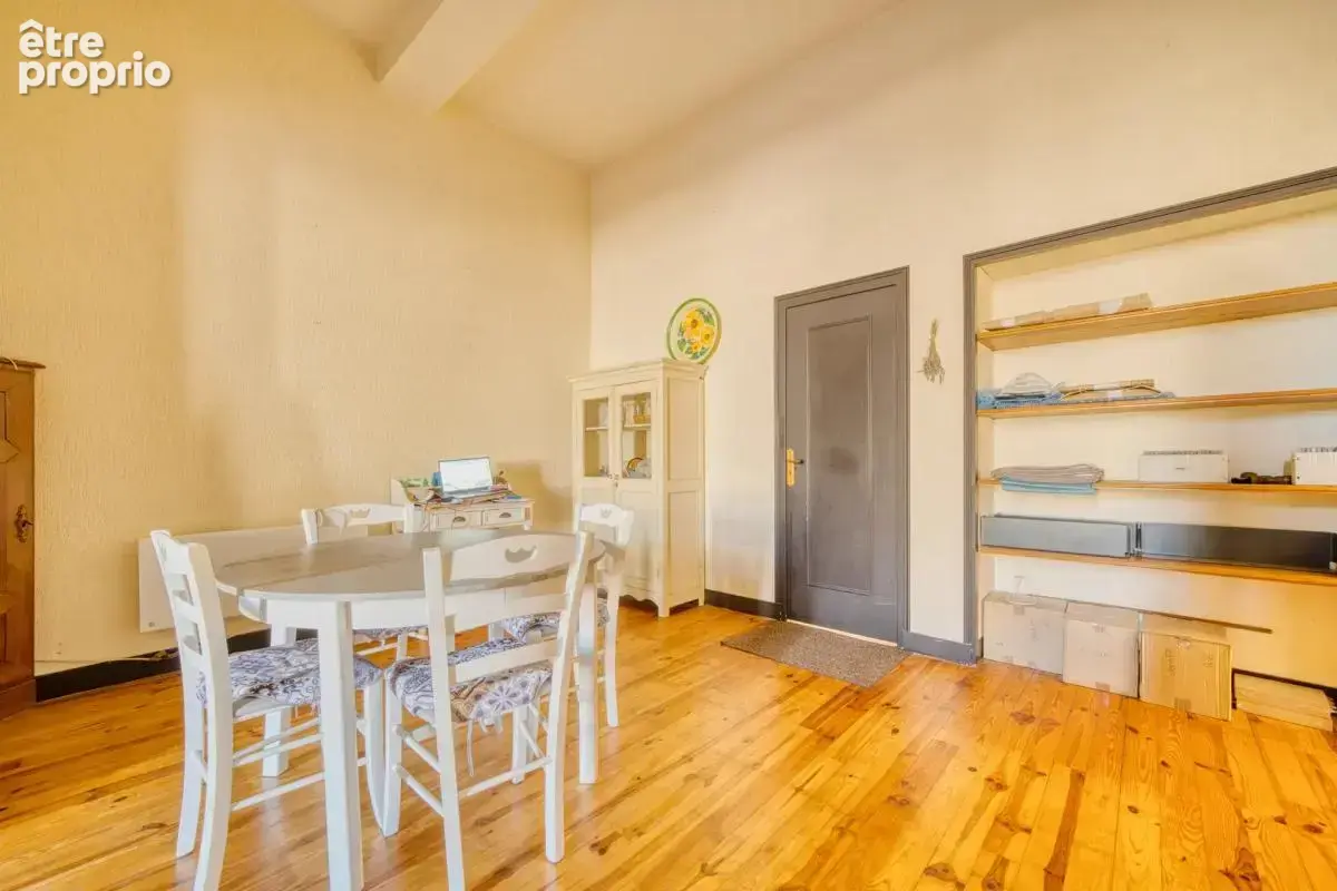 Appartement de 3 pièces de 94 m² à Saintes - photo 5