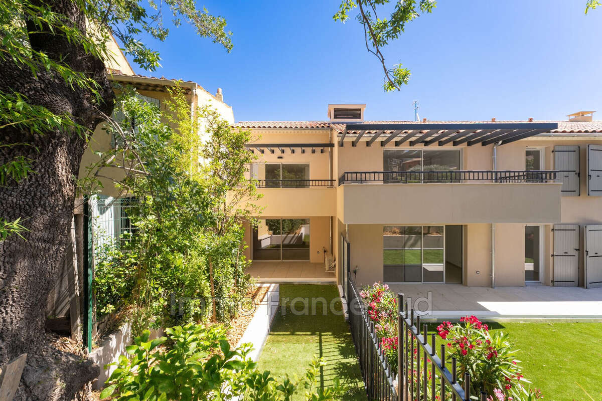 Appartement à LA GARDE-FREINET