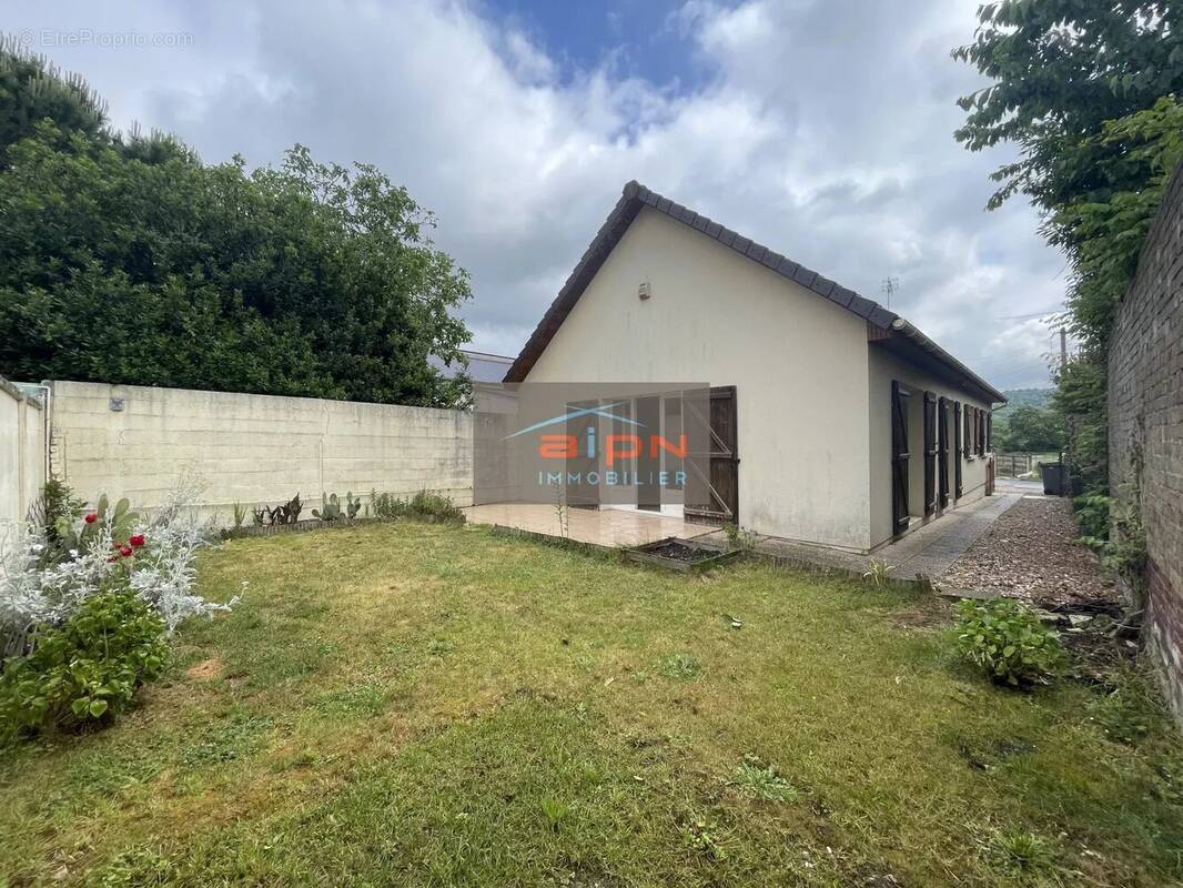 Maison à SAINT-ETIENNE-DU-ROUVRAY