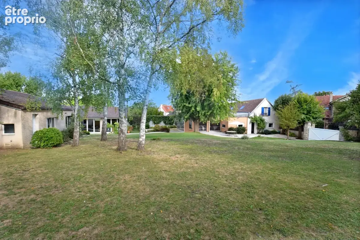 Dpt Yvelines (78), à vendre VILLENNES SUR SEINE, propriété P11 de 327,3 m² sur un terrain piscinable de 1 495,00 m² - photo 2