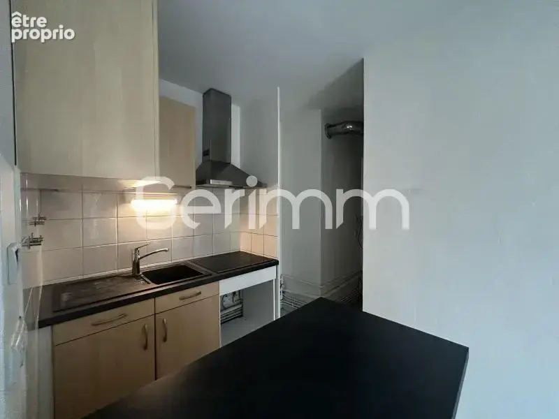 Vente - Appartement - 3 pièces + cuisine - 45 m² - 119 000 € - - photo 5