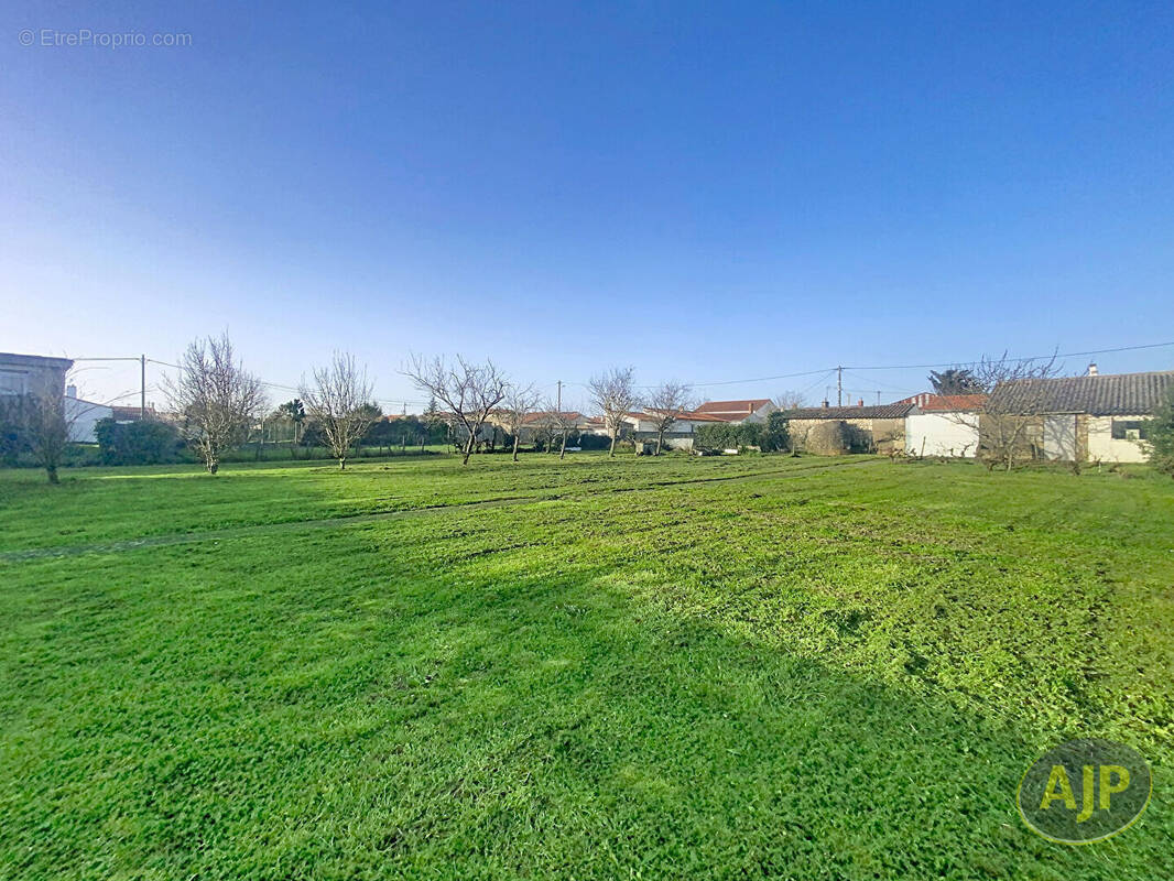 Terrain à TRIAIZE