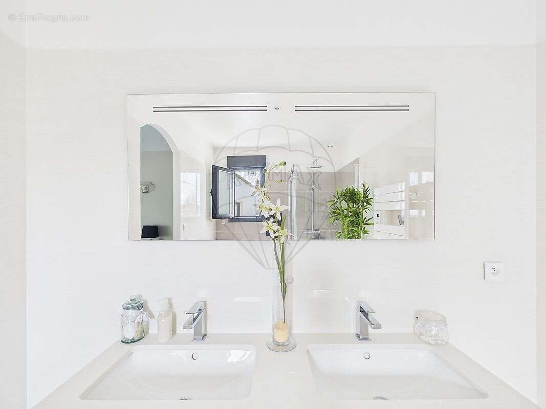 Maison à MESCHERS-SUR-GIRONDE