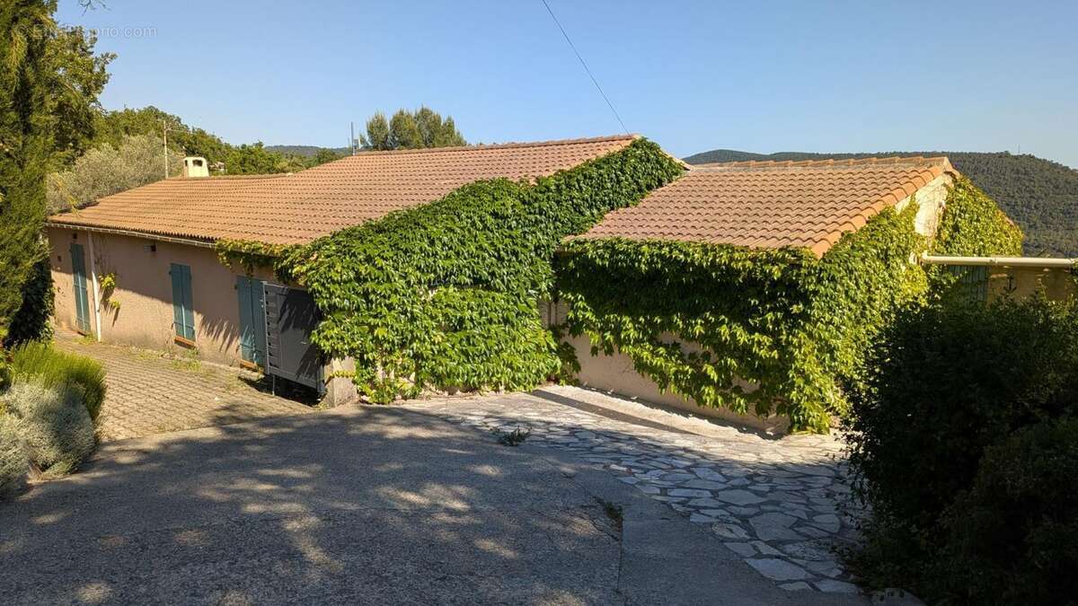 Maison de plain pied - 140m ² - photo 6