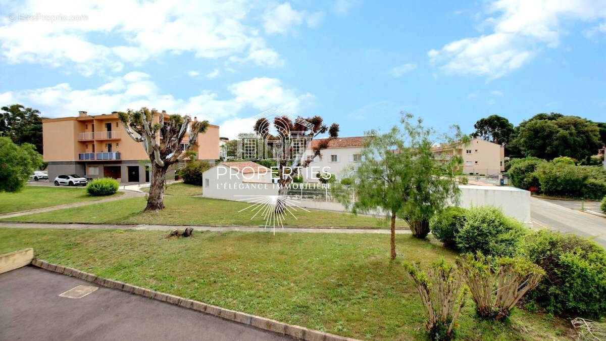 Appartement à BORMES-LES-MIMOSAS