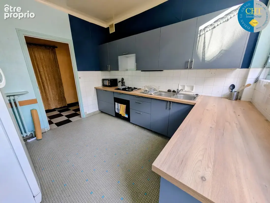Immeuble mixte en hyper-centre de guer avec cht immobilier - photo 3