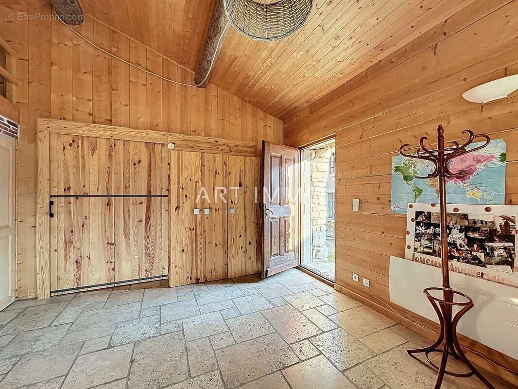 A vendre bergerie entierement renovee avec vue degagee a murs - photo 8