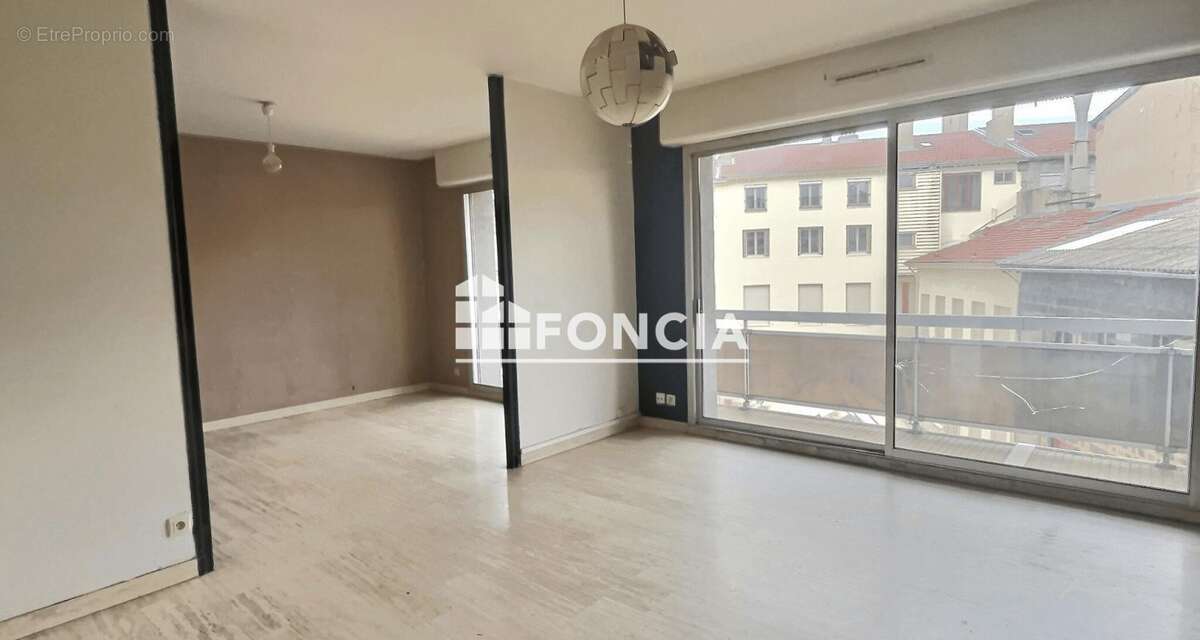 Appartement à SAINT-ETIENNE