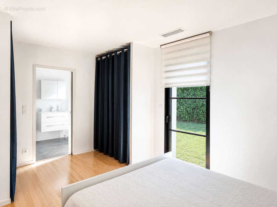 Maison contemporaine de plain-pied de 121 m2 avec 4 chambres et garage à Bergerac - photo 9