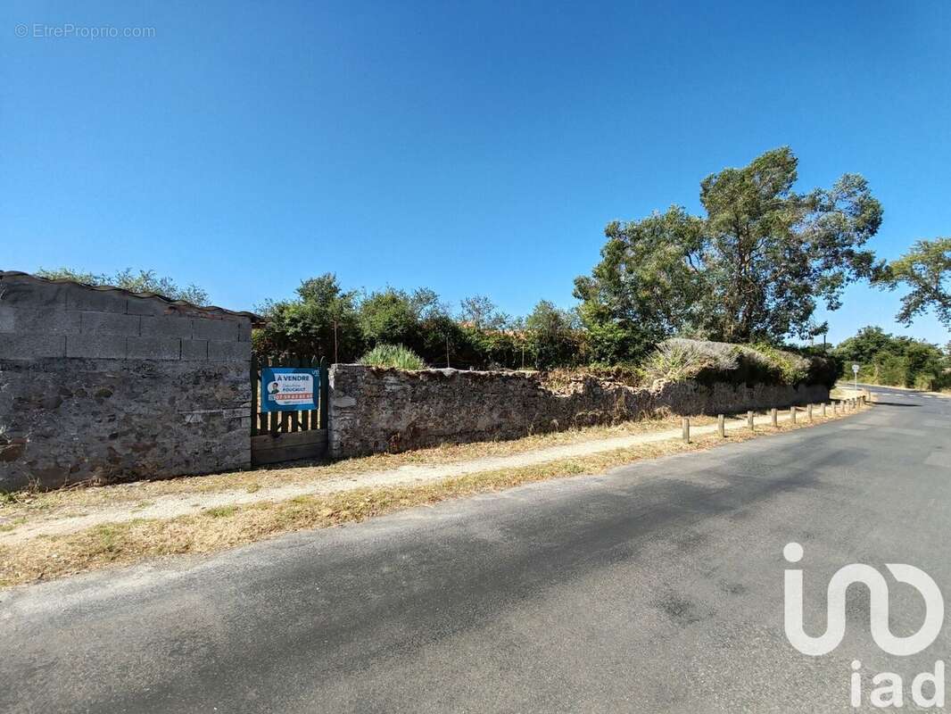 Photo 4 - Terrain à ARGENTON-CHATEAU