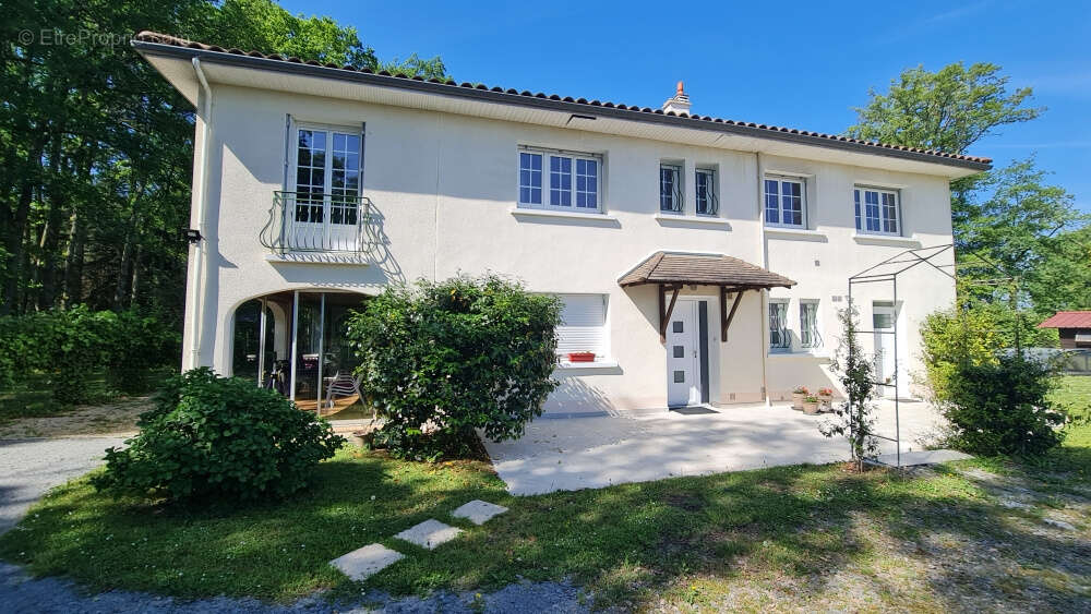 Maison à FEYTIAT