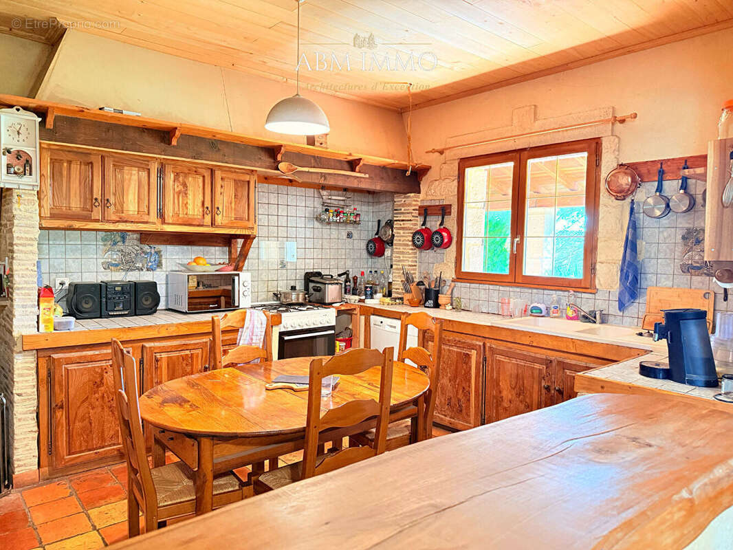Demeure de caractère avec atelier, double garage et potentiel d'agrandissement - photo 9