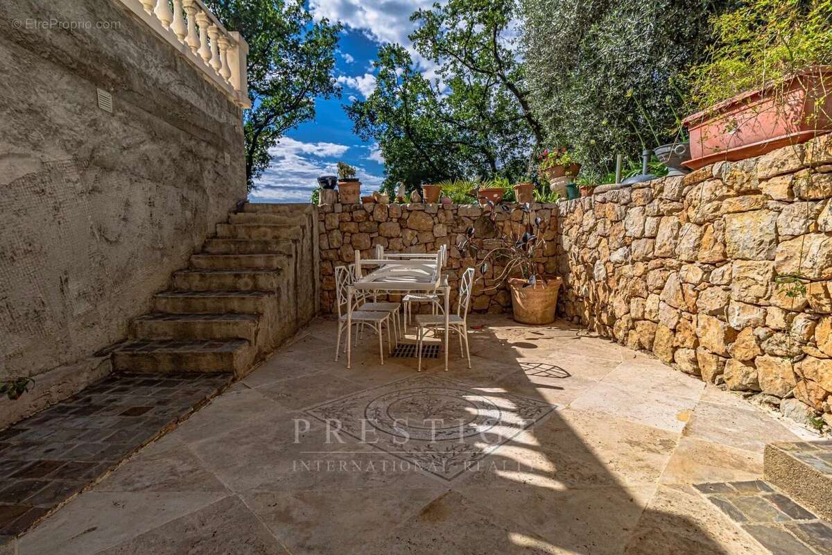 Maison à LE BAR-SUR-LOUP