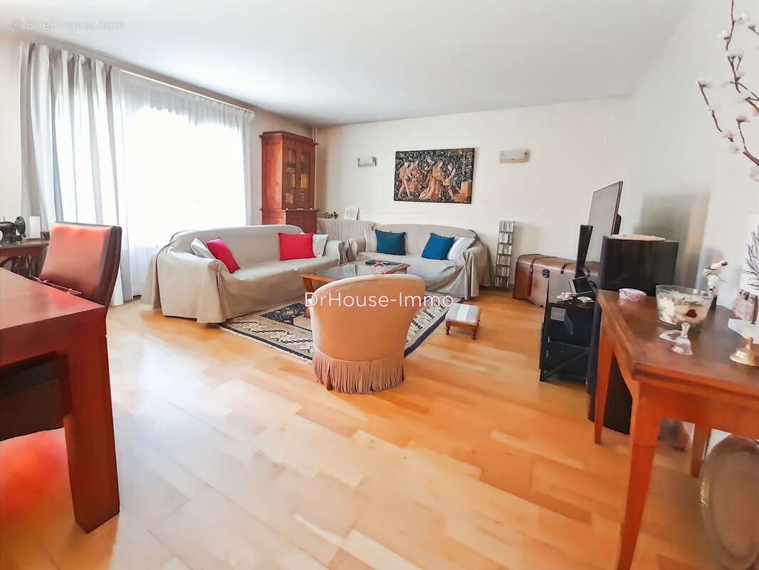 Appartement à LE RAINCY