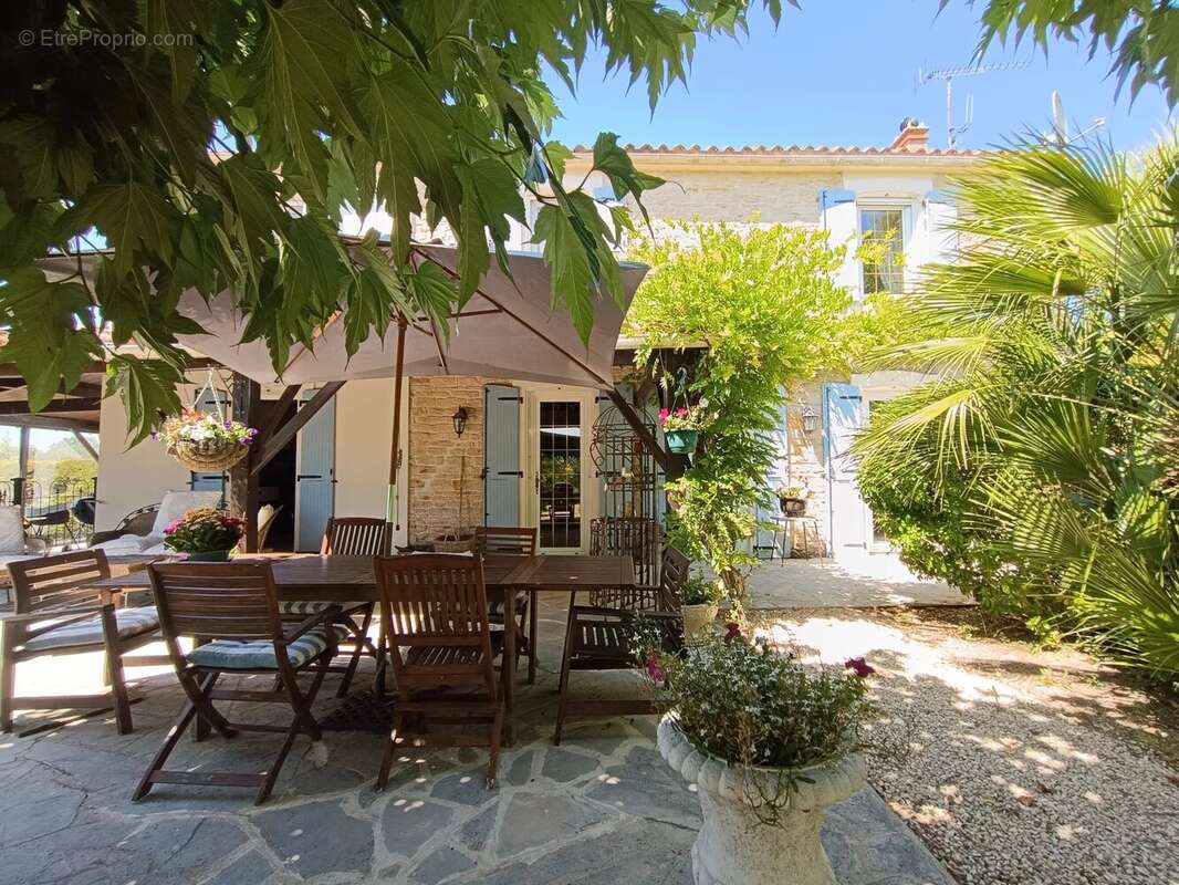 Charmante maison avec piscine et maison d'amis, proche Maillezais - photo 18