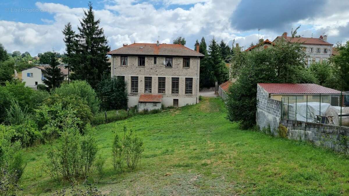 Maison à SAINT-PAL-DE-MONS