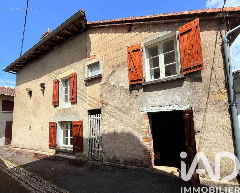 Photo 2 - Maison à AVAILLES-LIMOUZINE