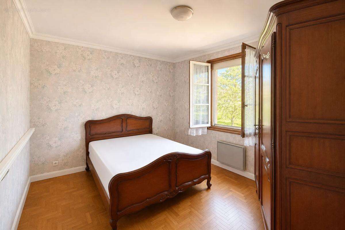 Maison 6 pièces de 187 m² avec appt indép., véranda, garages - photo 13