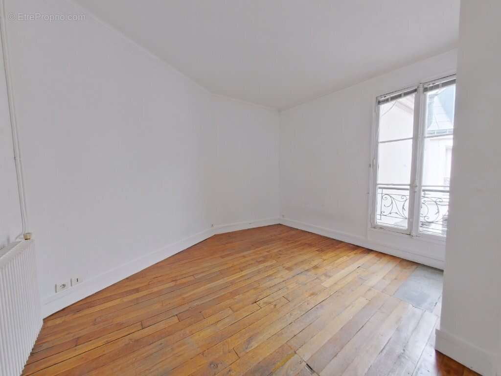 Appartement à PARIS-10E
