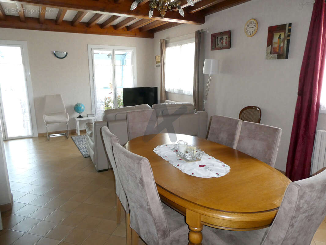 Maison à BRUSSIEU